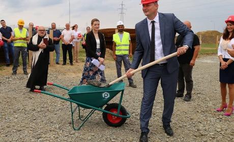 Održavana svečanost polaganja kamena temeljca za izgradnju Poduzetničkog inkubatora i akceleratora Antunovac